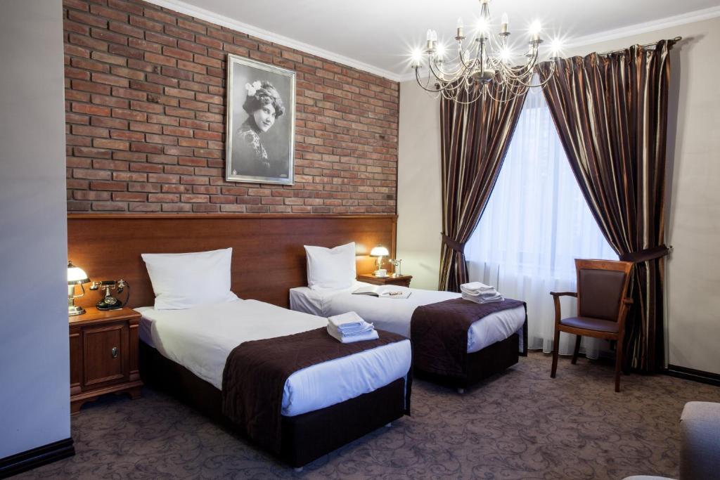 Trzy Korony Boutique Hotel&SPA Piwne Puławy Extérieur photo