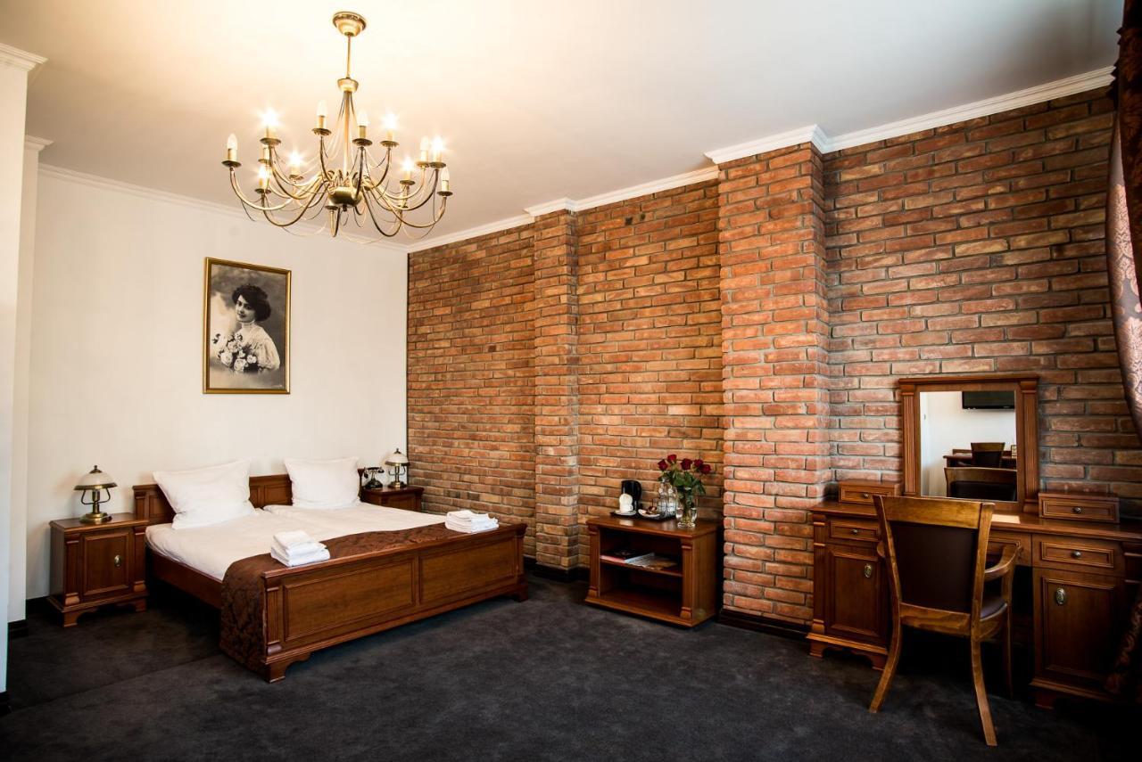 Trzy Korony Boutique Hotel&SPA Piwne Puławy Extérieur photo