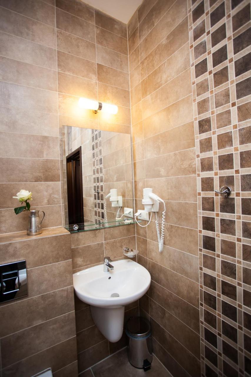 Trzy Korony Boutique Hotel&SPA Piwne Puławy Extérieur photo